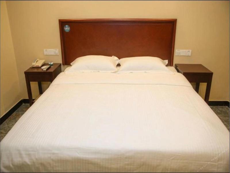 Greentree Inn Jiangsu Zhenjiang Dingmao Industrial Park Wode Square Express Hotel Exterior photo