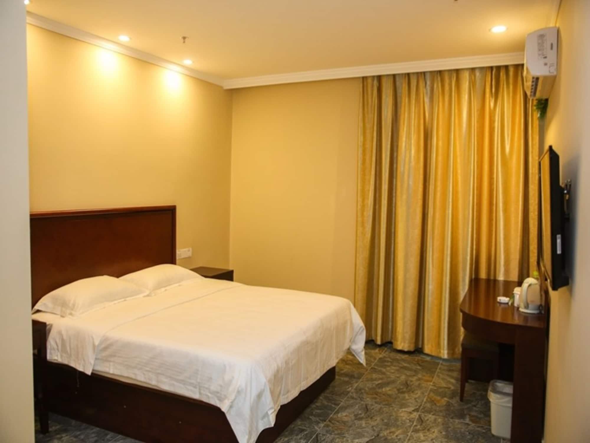 Greentree Inn Jiangsu Zhenjiang Dingmao Industrial Park Wode Square Express Hotel Exterior photo