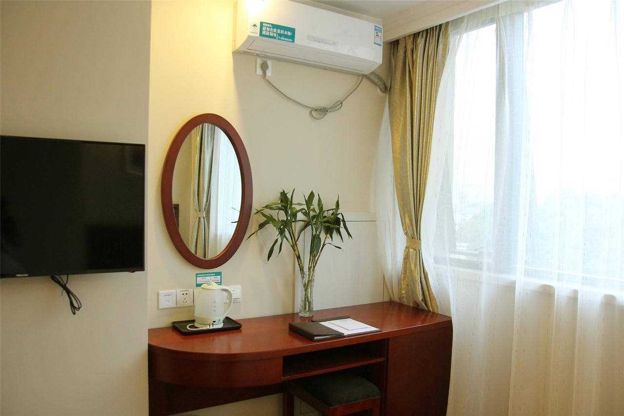 Greentree Inn Jiangsu Zhenjiang Dingmao Industrial Park Wode Square Express Hotel Exterior photo
