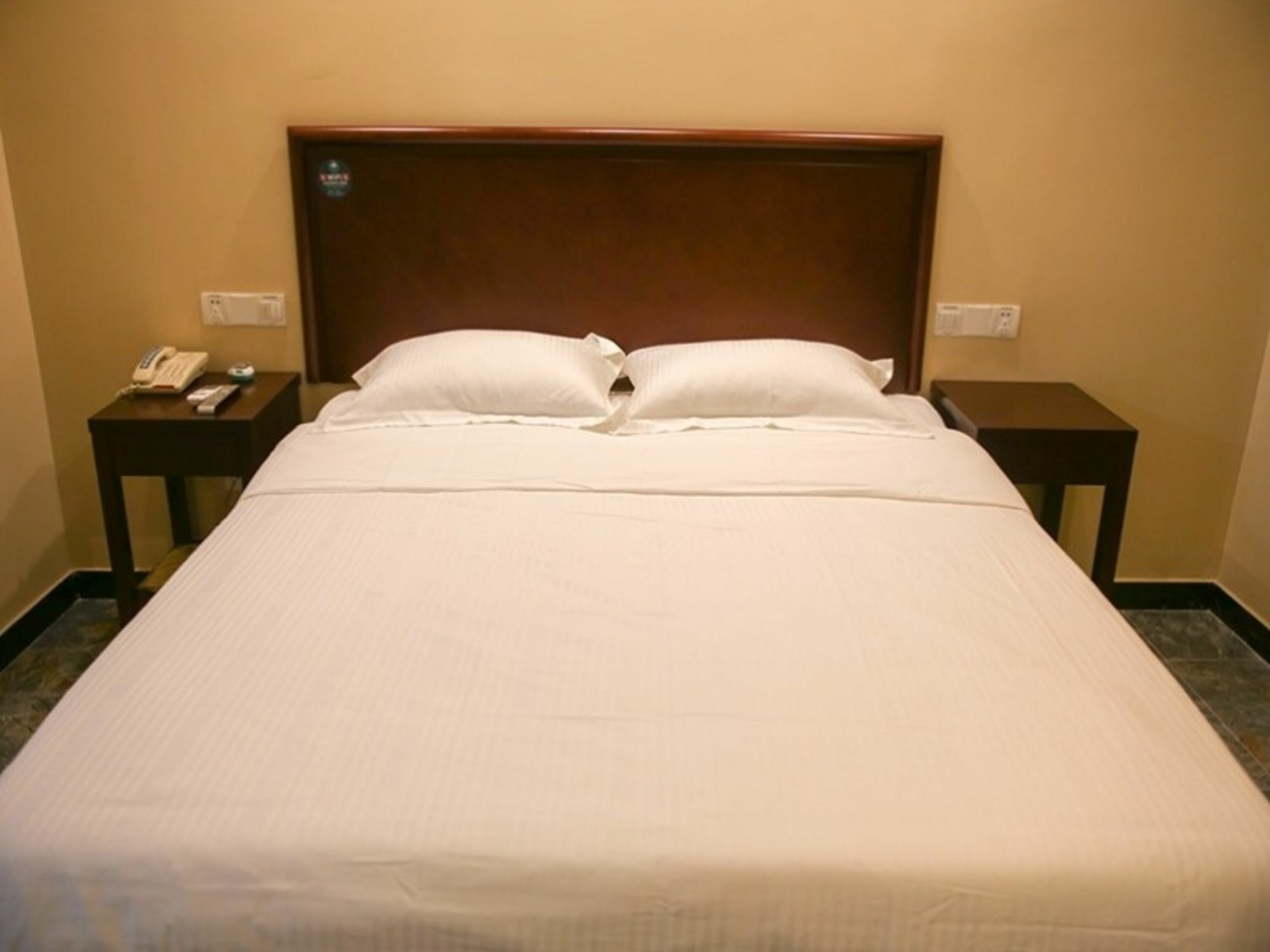 Greentree Inn Jiangsu Zhenjiang Dingmao Industrial Park Wode Square Express Hotel Exterior photo
