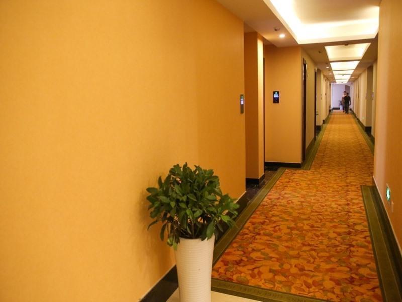 Greentree Inn Jiangsu Zhenjiang Dingmao Industrial Park Wode Square Express Hotel Exterior photo